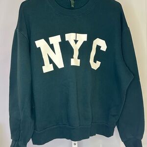 NYC Graphic Sweatshirt in Dark Green
